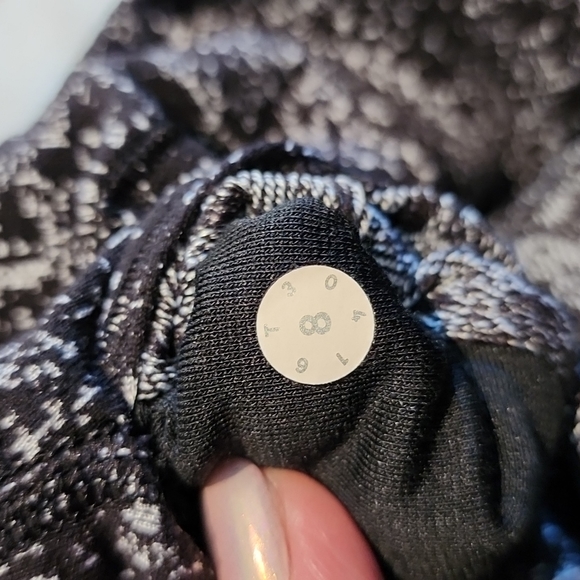 Lululemon leggings size 8 - Picture 3 of 8